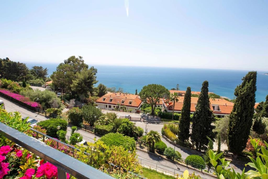 شقة Il Grande Blu - Vista Panoramica Sul Golfo أوسبيداليتي المظهر الخارجي الصورة